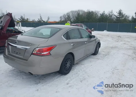 2015 Nissan Altima 2.5 S z USA, uszkodzony, nr VIN 1N4AL3AP1FC114868